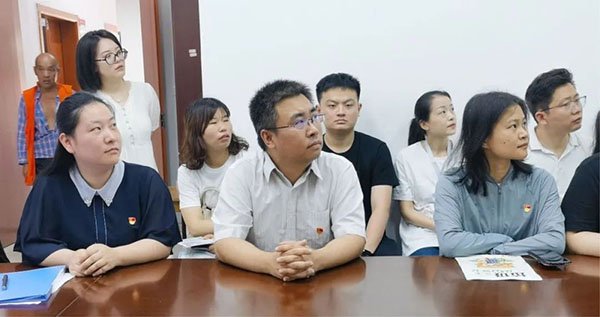 安博电子官方网站党支部开展“推动垃圾分类，践行绿色发展”联合党建活动
