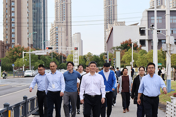 安博电子官方网站组织全体员工参加省创投2023年“金秋健步行，聚力共奋进”健步行活动