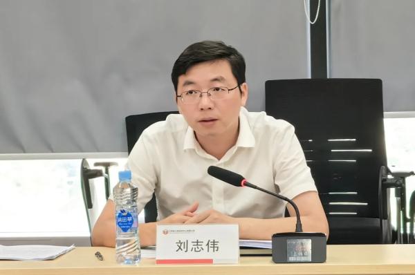 安义县委常委、常务副县长刘志伟一行赴安博电子官方网站调研座谈